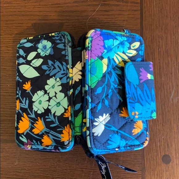 Vera Bradley clutch/wristlet - Picture 6 of 6